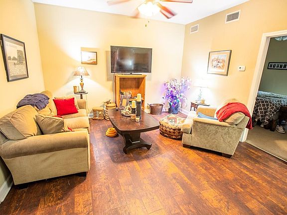 4th image of 1319 Saint Andrews Ln