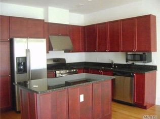 334 Soundview Ln #A, College Point, NY 11356
