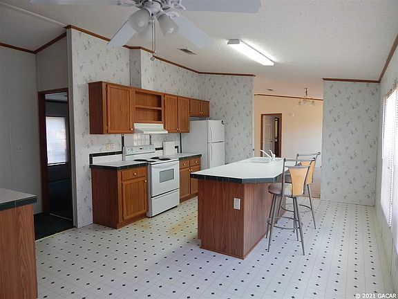 3rd image of 10512 NW 234th St