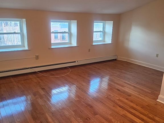 3rd image of 232 Van Buren St Floor 3
