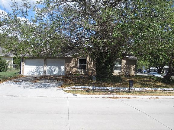2nd image of 3111 Selfridge Dr