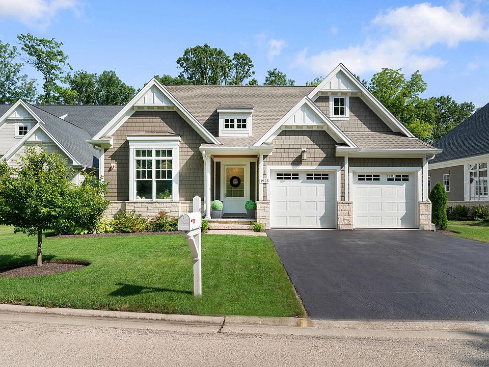 1st image of 1925 Amberley Ct