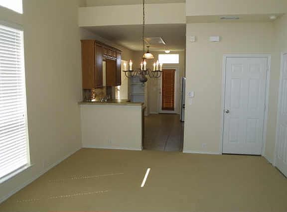 5th image of 11406 Chaucer Dr