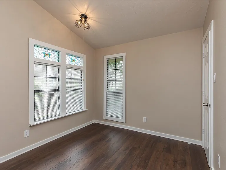 1611 Oakdale St — Photo 25