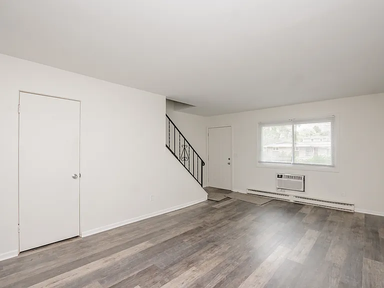Lockport South Apartments — Photo 36