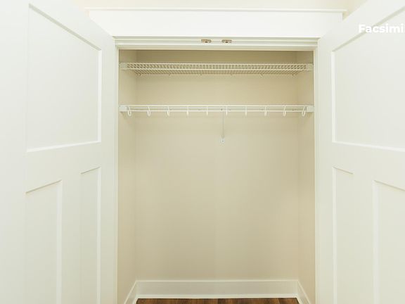 5th image of 8209 S Westmead Dr