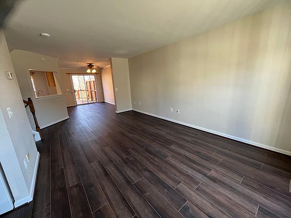 4th image of 215 Edge Creek Ln