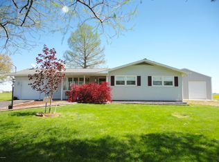 803 Old Creal Springs Rd, Marion, IL 62959