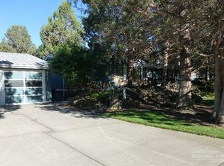 1020 SE Laurelwood Pl, Bend, OR 97702