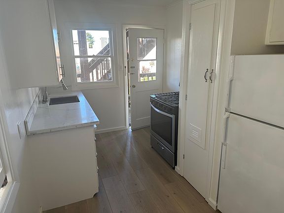 4th image of 14 Cumberland St #1