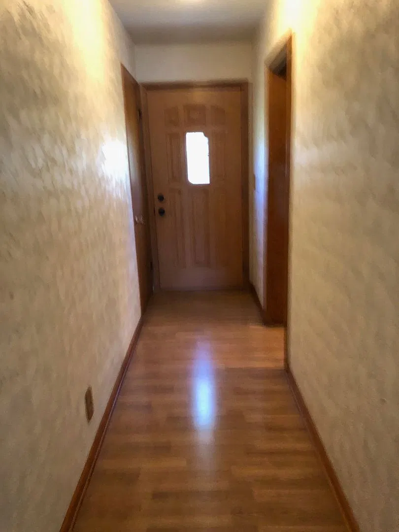 Large 4 bedroom 2 bath home - right off of West Center! — Photo 2