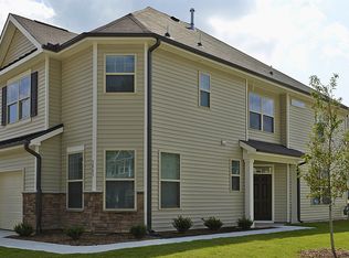 8709 Harris Lake Ln, Charlotte, NC 28269