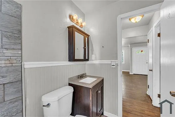 15902 Maplewood Ave — Photo 19