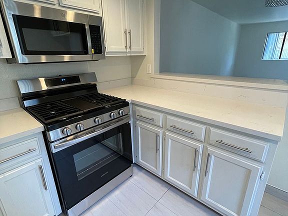 5th image of 454 Ivy St #3