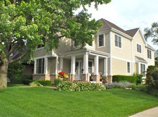 2079 Farnsworth Ln, Northbrook, IL 60062