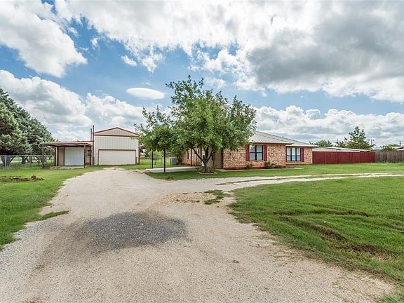 3rd image of 1098 Larned Ln