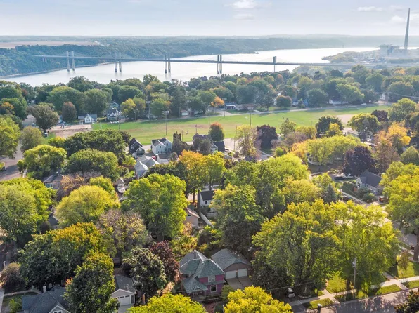 1215 2nd St S, Stillwater, MN 55082