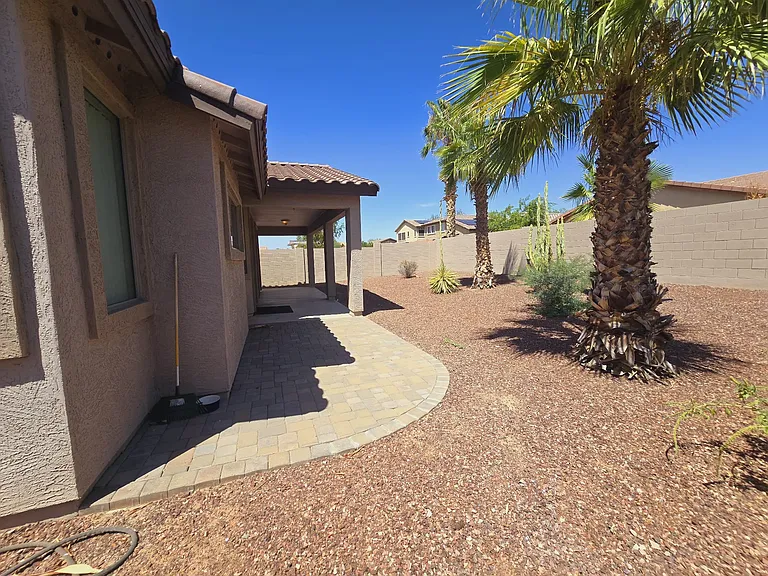 25546 W Saint James Ave — Photo 2