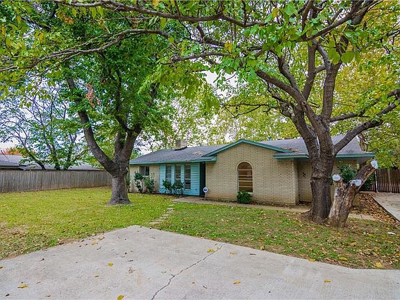 3rd image of 2411 W Arbrook Blvd