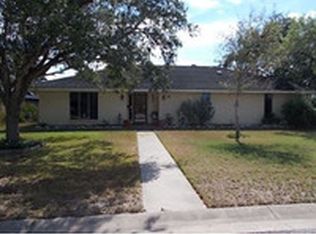 602 Montclair St, Refugio, TX 78377