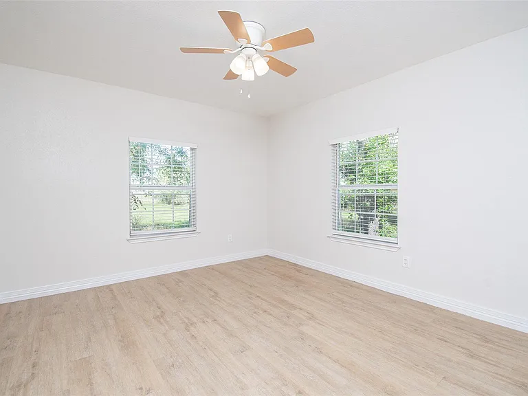 199 Apache Springs Rd — Photo 16