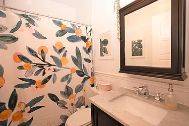 Rented by R New York