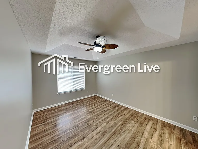 1356 Crestridge Ln — Photo 8