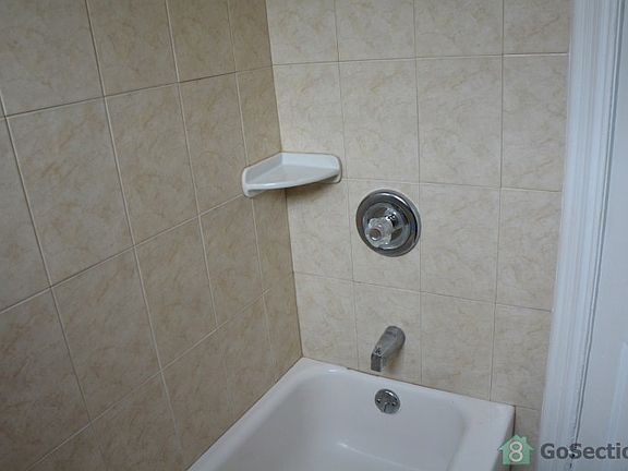 3rd image of 1811 E Clementine St