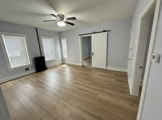 206 High St APT 1, Taunton, MA 02780