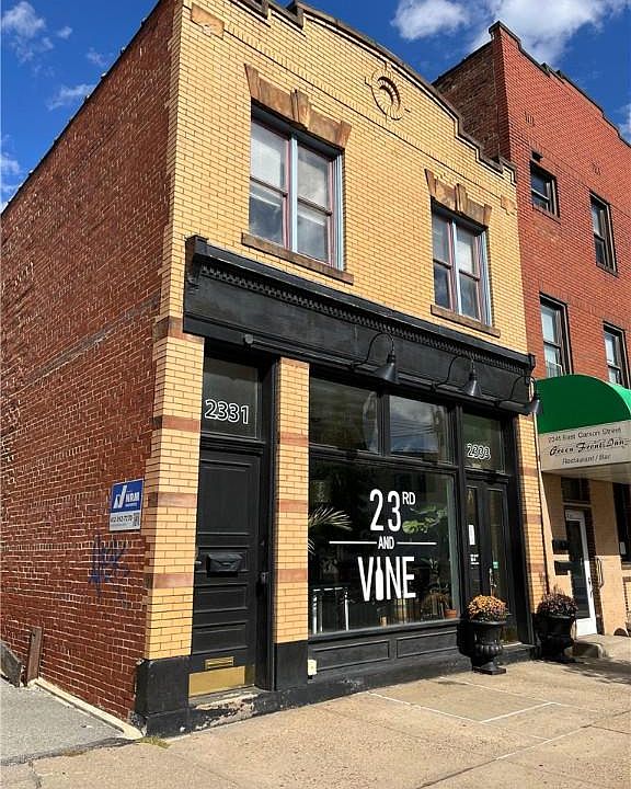 2nd image of 2333 E Carson St