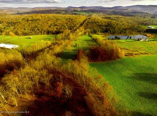 2053 Sunset Rd, La Plume, PA 18440