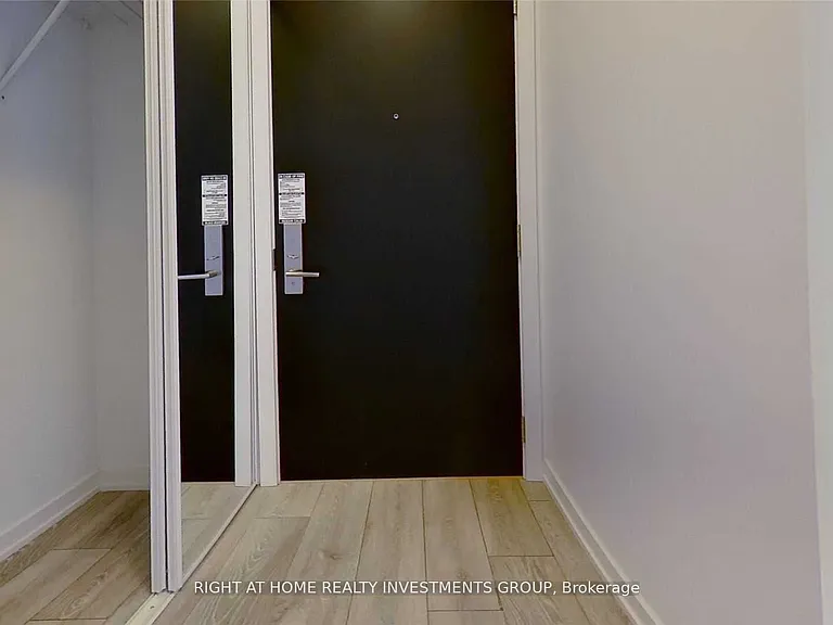 159 Wellesley St E #1401 — Photo 21