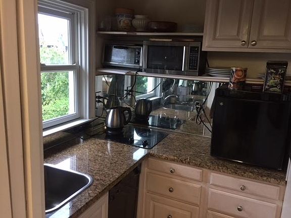 5th image of 4 Davenport Ave Suite 2
