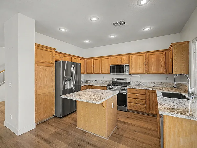 1078 Little Rock Way — Photo 3