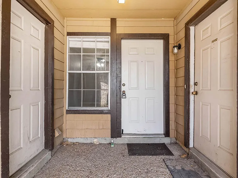 5204 Gawain Dr — Photo 16
