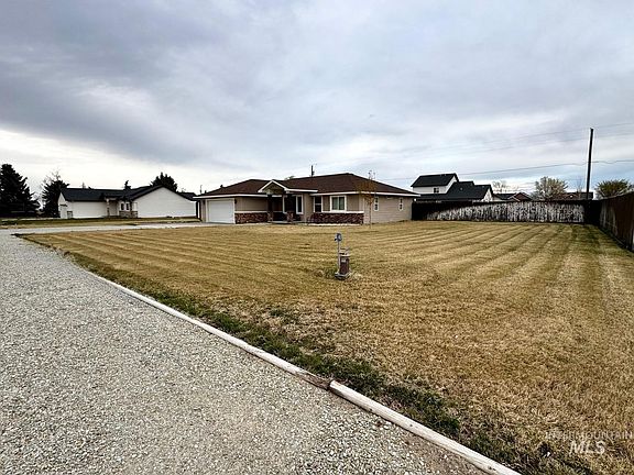 3rd image of 114 Apple Blossom Dr