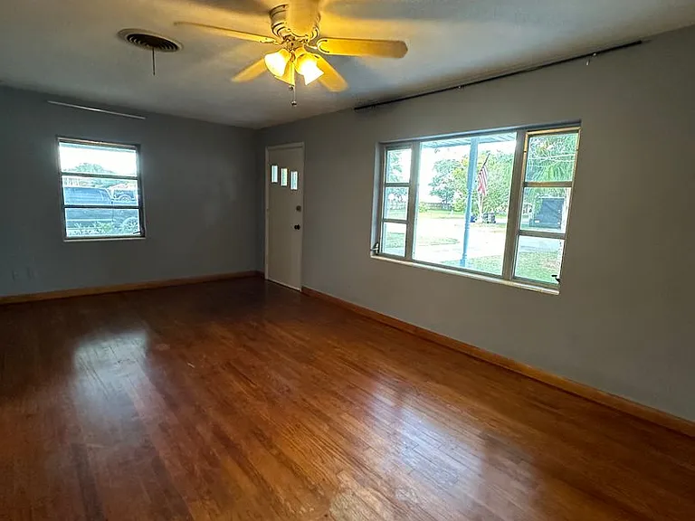 1400 Carolina Ave — Photo 9