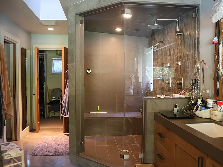 Redwood Ln — Photo 22