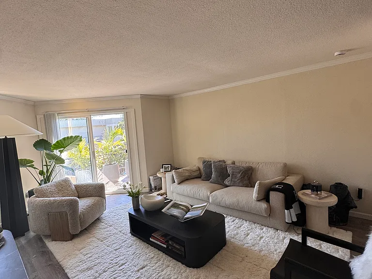 213 Lower Via Casitas — Photo 2