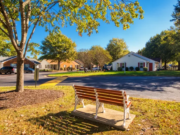 Dam Neck Square Apartments, 1529 Meridian Way, Virginia Beach, VA 23454