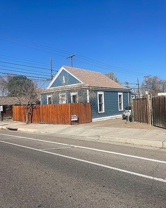 1st image of 413 Lead Ave SE