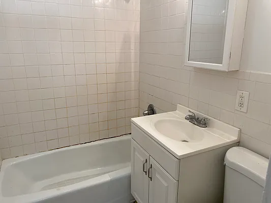 Rented by Bauman Realty Group | media 7