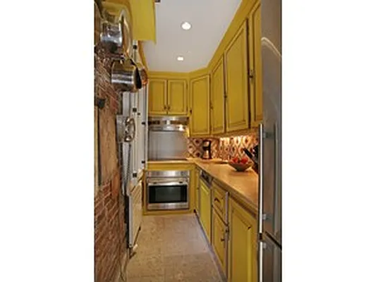 Sold by Corcoran | media 19