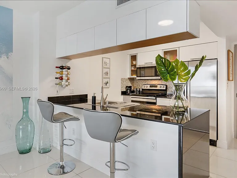 1750 N Bayshore Dr #5203 — Photo 4