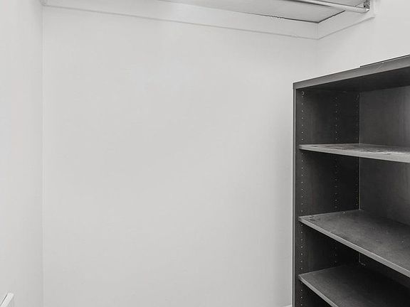 4th image of 106 Central Park S APT 17C