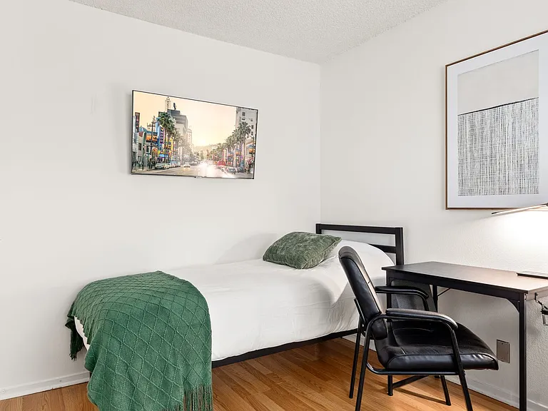1823 Pelham Ave #8 — Photo 20