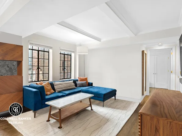 45 Tudor City Place image 3 of 11