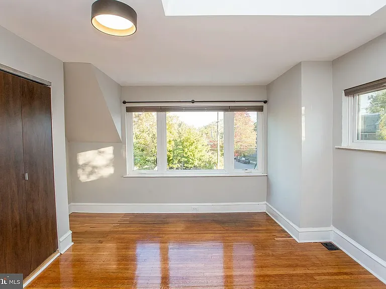 501 E Mount Airy Ave — Photo 35