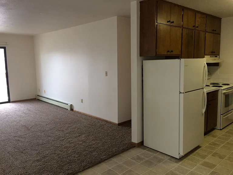 Cottonwood Apartments — Photo 21