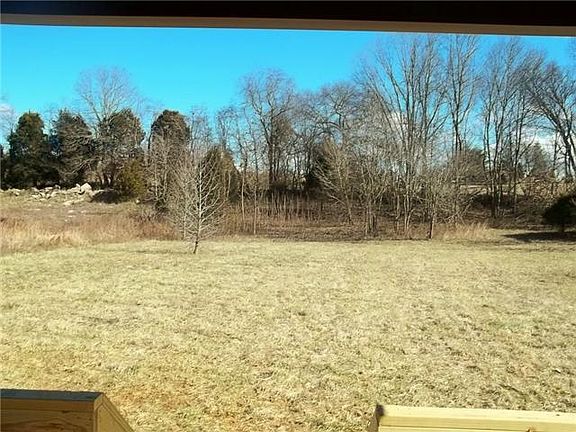 2nd image of 41 York Mdws Lot 41